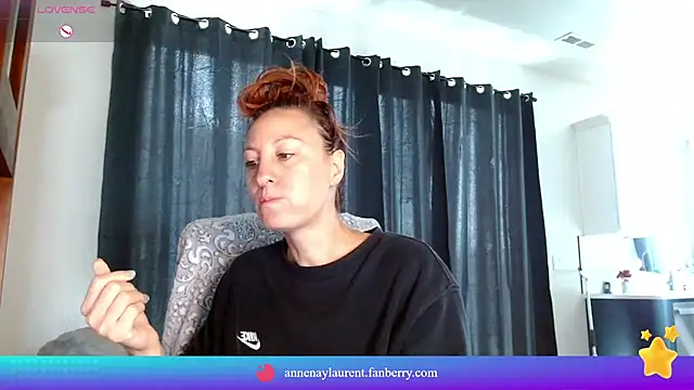 Snapshot of AnneNay chatting on 06/27/26, 05:51 AnneNay online show from 06/27/26, 05:51