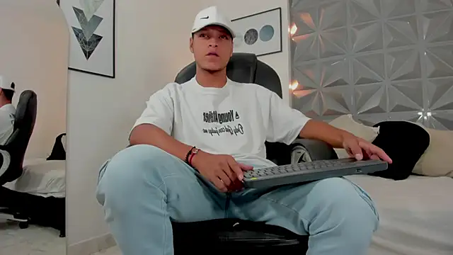 Ricky Owens1 online show from 11/22/25, 06:51