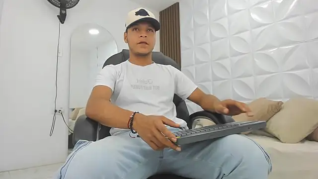 Ricky Owens1 online show from 11/24/25, 08:41