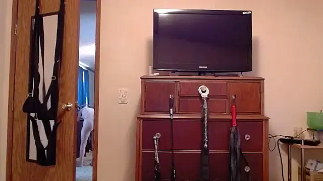 Snapshot of spicyphoenix chatting on 09/24/25, 06:11 spicyphoenix online show from 09/24/25, 06:11