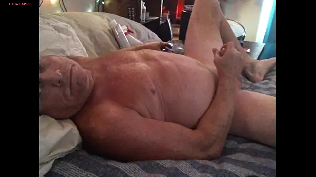 Pussyeat2please online show from 09/27/25, 03:06