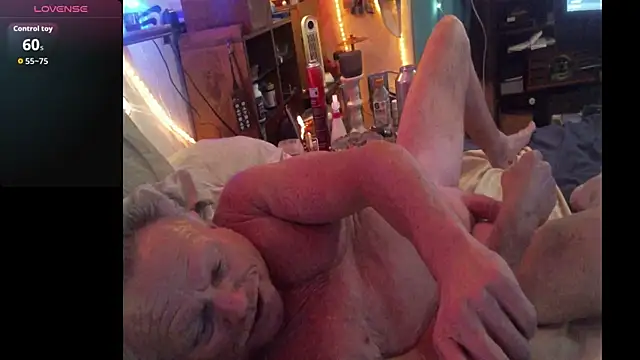 Pussyeat2please online show from 04/07/26, 07:42