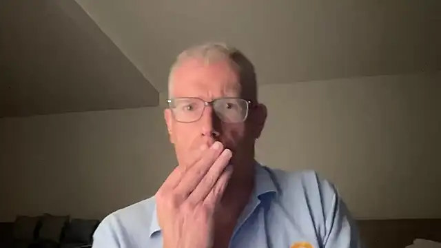 Snapshot of choupipat1 chatting on 04/28/26, 01:15 choupipat1 online show from 04/28/26, 01:15