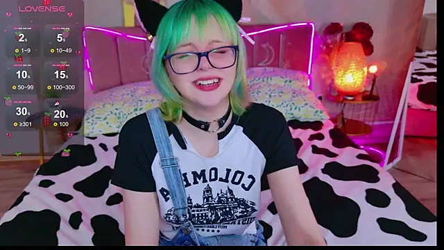 CoralineYoung online show from 04/19/26, 08:24