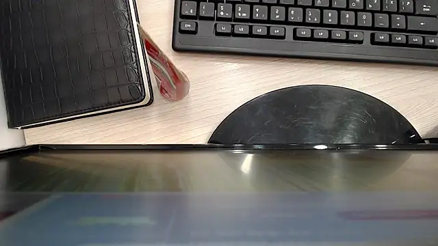 muriel elvin online show from 12/05/25, 08:12