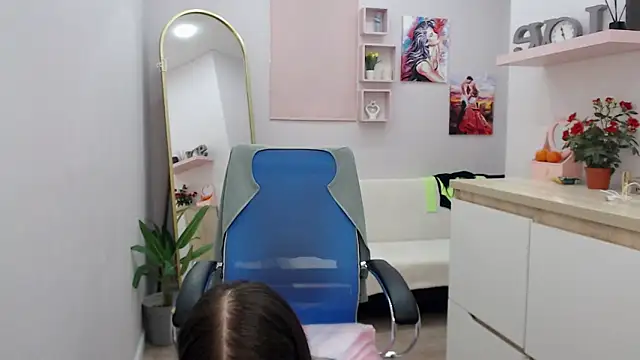 muriel elvin online show from 12/18/25, 06:41