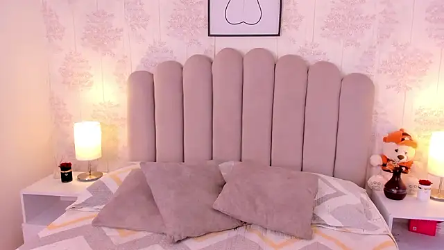 ShaynaHosk online show from 03/15/26, 05:30