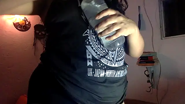 Snapshot of indomitaFox chatting on 10/10/25, 03:16 indomitaFox online show from 10/10/25, 03:16