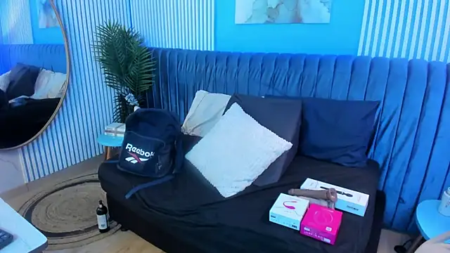 bellarivera  online show from 10/30/25, 07:25