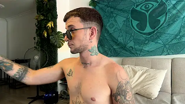 Neythancooper online show from 11/10/25, 07:13
