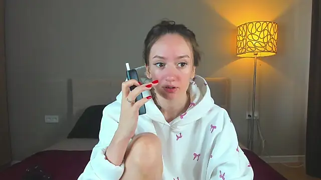 Snapshot of cutienaughtygirl chatting on 05/16/26, 08:44 cutienaughtygirl online show from 05/16/26, 08:44