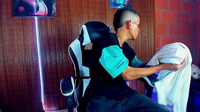 briamhoconor xh online show from 02/15/26, 04:53