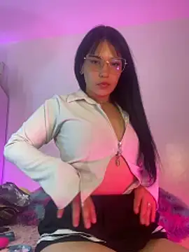 Hadid Jimenez  online show from 06/06/26, 05:34