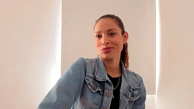 SofiaDelicia online show from 12/21/25, 03:41