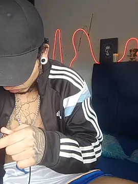 Tattoboy19cm online show from 10/18/25, 06:41