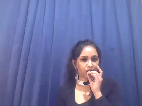 Snapshot of cute_indianxo chatting on 10/17/25, 05:15 cute indianxo online show from 10/17/25, 05:15