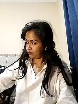 cute indianxo online show from 02/28/26, 03:18