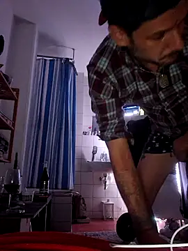 Snapshot of a7ex chatting on 12/07/24, 05:04 a7ex online show from 12/07/24, 05:04