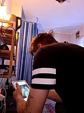 Snapshot of a7ex chatting on 01/14/25, 03:32 a7ex online show from 01/14/25, 03:32