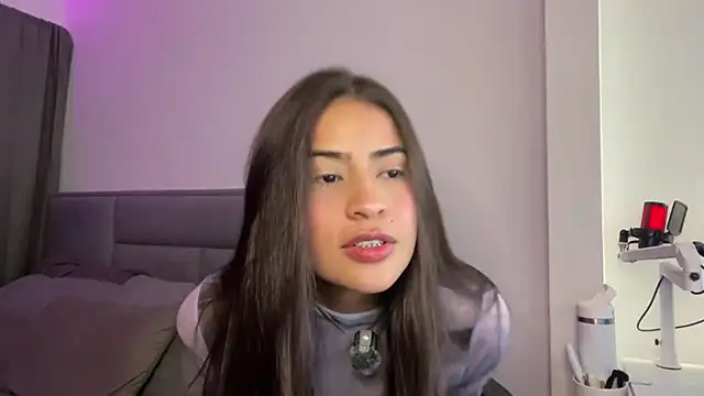Snapshot of lexie_gray2 chatting on 03/19/26, 03:10 lexie gray2 online show from 03/19/26, 03:10
