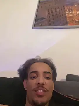 Snapshot of luluycoco chatting on 10/18/25, 10:10 luluycoco online show from 10/18/25, 10:10