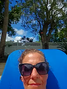 PhynneNicole online show from 09/10/25, 06:30