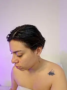 AmaiaSalvatore online show from 10/19/25, 08:09