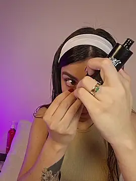 AmaiaSalvatore online show from 10/25/25, 09:20