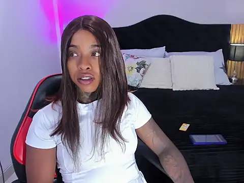 Pauline Fox online show from 03/15/26, 01:00