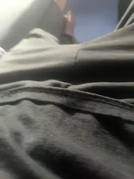 Snapshot of high_geil chatting on 12/17/25, 09:26 high geil online show from 12/17/25, 09:26