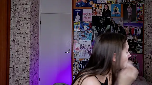 LucyRose3 online show from 11/20/25, 04:45