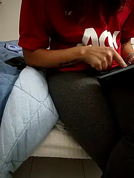 alicepavia22 online show from 10/02/25, 09:11