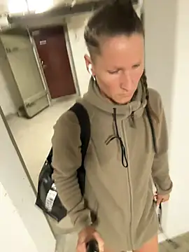 SwingWingWomanSweden online show from 03/20/26, 09:03