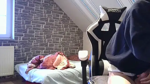 vers92 seb online show from 11/24/25, 09:09