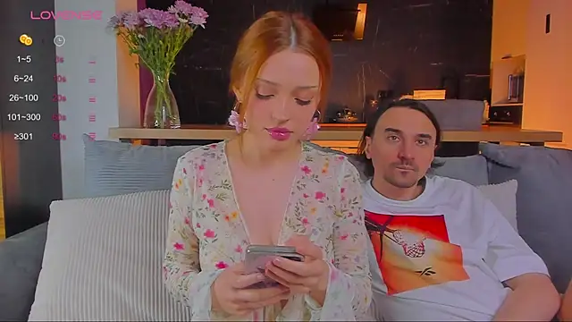 Snapshot of honeymoon11000 chatting on 09/18/25, 02:52 honeymoon11000 online show from 09/18/25, 02:52