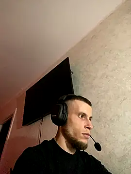 Snapshot of PUER4IK chatting on 09/10/25, 07:36 PUER4IK online show from 09/10/25, 07:36