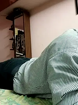 aarav 013 online show from 10/17/25, 05:48