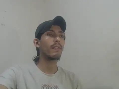 Snapshot of snackontime18 chatting on 05/27/26, 03:03 snackontime18 online show from 05/27/26, 03:03