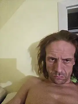 Snapshot of Danny19867 chatting on 10/09/25, 02:31 Danny19867 online show from 10/09/25, 02:31