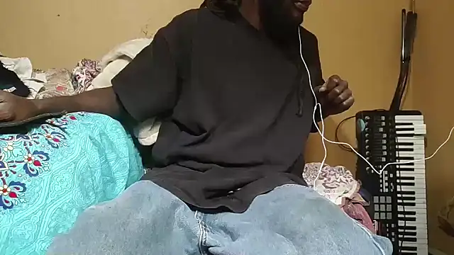 EYEzIAM online show from 10/22/25, 03:29