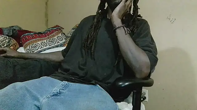 Snapshot of EYEzIAM chatting on 04/17/26, 04:48 EYEzIAM online show from 04/17/26, 04:48