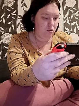 Feuchtekitty92xh online show from 11/06/25, 08:32