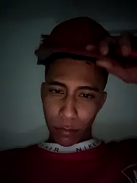 Snapshot of Davig4 chatting on 10/04/25, 02:53 Davig4 online show from 10/04/25, 02:53