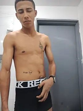 Snapshot of Davig4 chatting on 10/21/25, 08:20 Davig4 online show from 10/21/25, 08:20