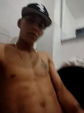 Snapshot of Davig4 chatting on 11/06/25, 11:37 Davig4 online show from 11/06/25, 11:37