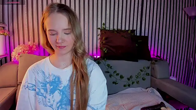 Casey Sweeet online show from 03/30/26, 09:21