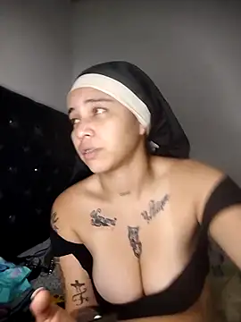 Snapshot of Vale_Nikol21 chatting on 12/21/25, 02:08 Vale Nikol21 online show from 12/21/25, 02:08