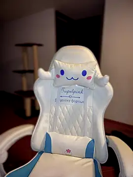 isabela l online show from 10/18/25, 10:54