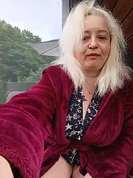 Snapshot of SquirtMilf00 chatting on 07/11/26, 10:07 SquirtMilf00 online show from 07/11/26, 10:07