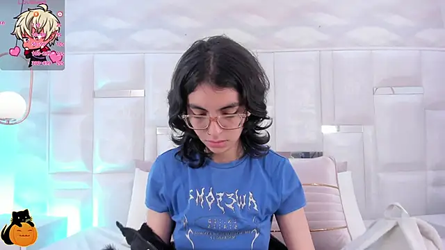 Im Molly Angel online show from 10/26/25, 03:07